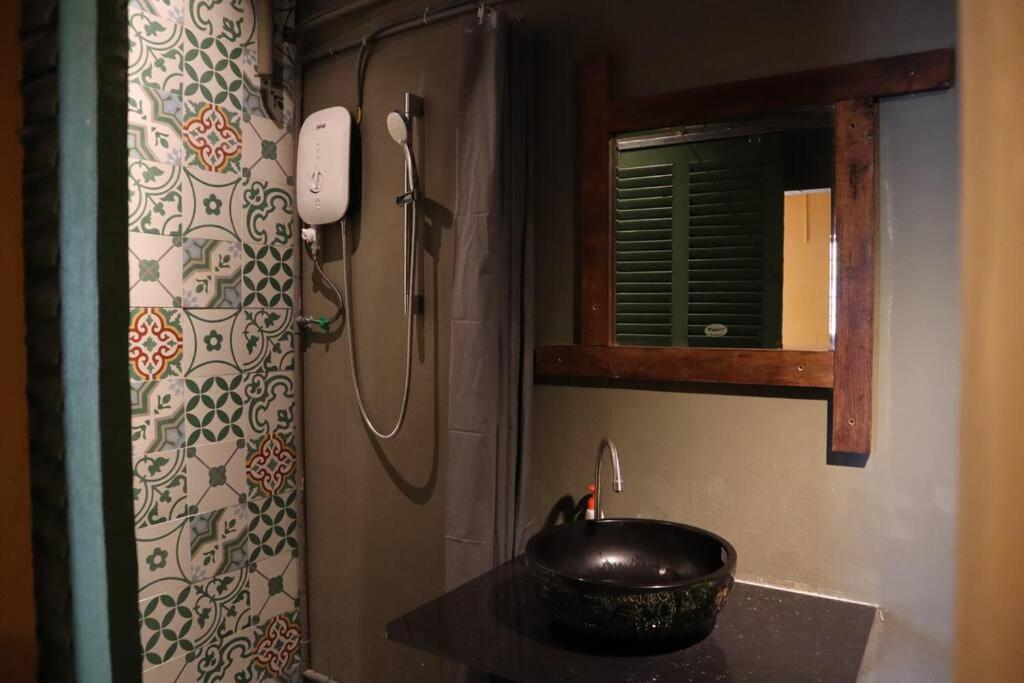 Stay&chill - S.2: Cozy 3 Minute Walk To Bui Vien * Ho Chi Minh City