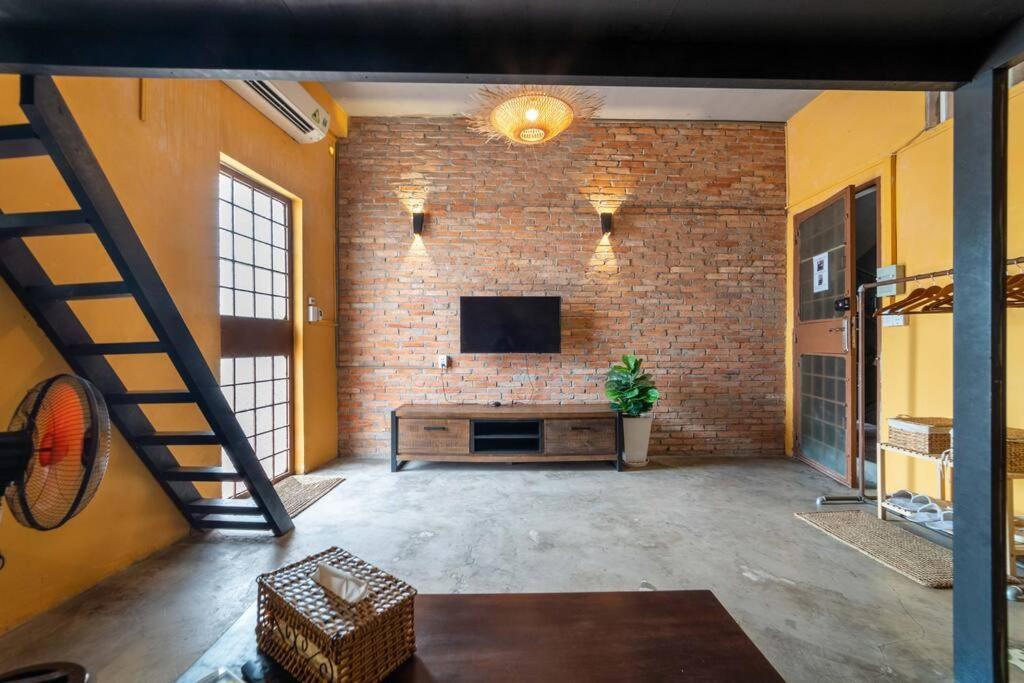 Stay&chill - S.2: Cozy 3 Minute Walk To Bui Vien Apartment *