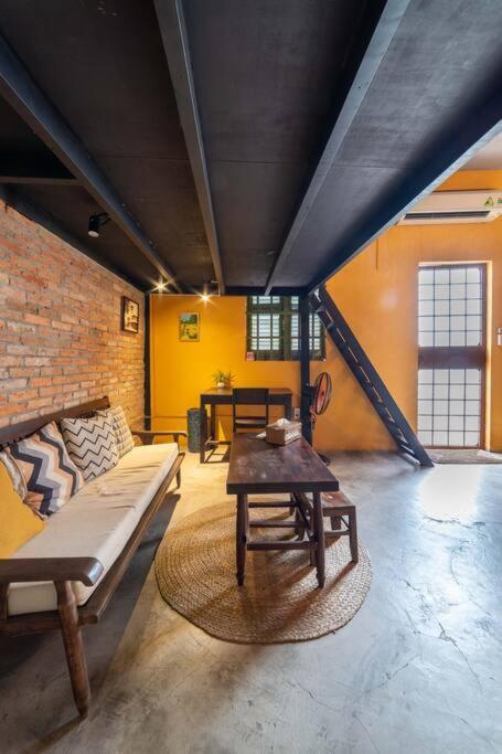Stay&chill - S.2: Cozy 3 Minute Walk To Bui Vien * Ho Chi Minh City